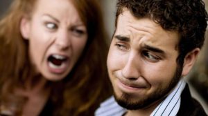 mulher de saco cheio