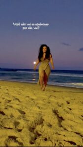 Gente emocionada tentando se relacionar